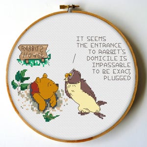 Pode incluir: Uma placa de madeira rústica com o texto "Welcome to our home" em estilo manuscrito. A placa apresenta um acabamento desgastado e um design simples e convidativo, perfeito para a decoração da entrada.
