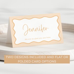 Marque-places modèle bordure vague, rétro neutre, décor jaune modifiable pour baby shower, étiquettes de nourriture pour buffet TÉLÉCHARGER BB56 imprimable