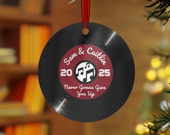 Adorno de disco de vinilo / Adorno navideño retro personalizado / Añade tu canción, fecha o texto personalizado / Decoración navideña de metal / Regalo para amantes de la música