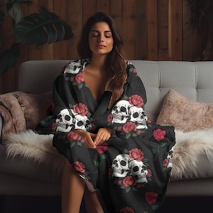 Gothic Skulls And Roses Throw Blanket-Unique Blankets And Throws-Rose Pattern Blanket