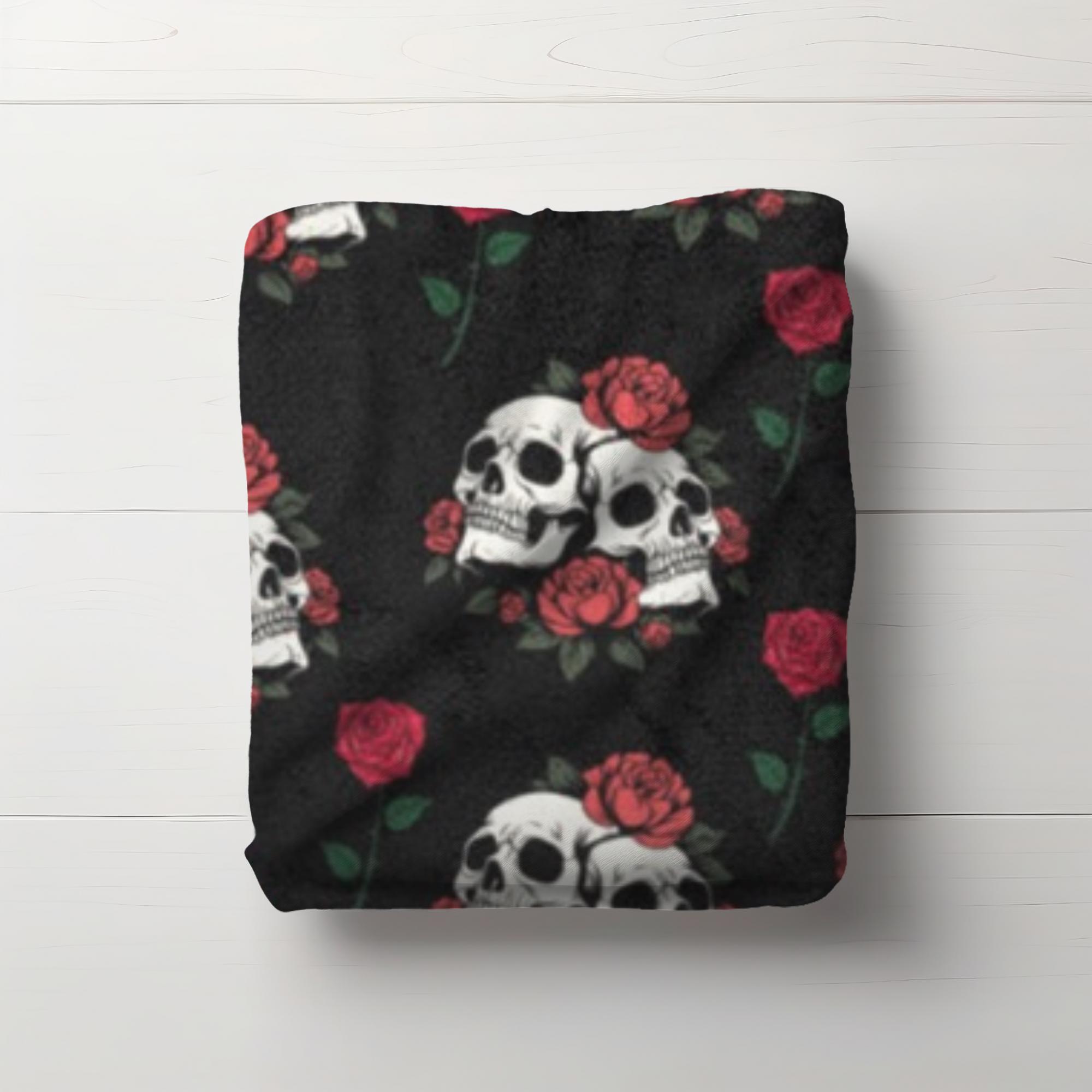 Gothic-Collage Decke – Mit Rosen, Totenkopf, Schmetterling & Skelett, Retro Design, Weich & Gemütlich Für Couch, Bett, Sofa, 127,7 X 152,4 Cm, Perfekt Als Geschenk