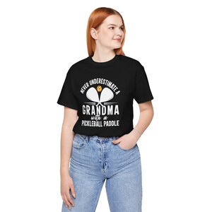 Pickleball Tee, Grandma Gift, Sport Shirt, Family Fun Apparel, 5 Colors Available afbeelding 3