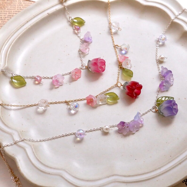 Cute flower necklace Clearance