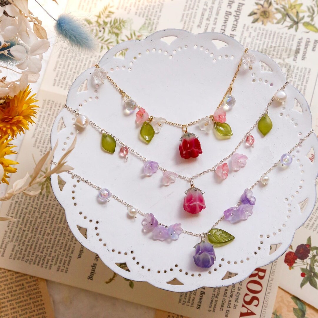 Cute flower necklace Clearance