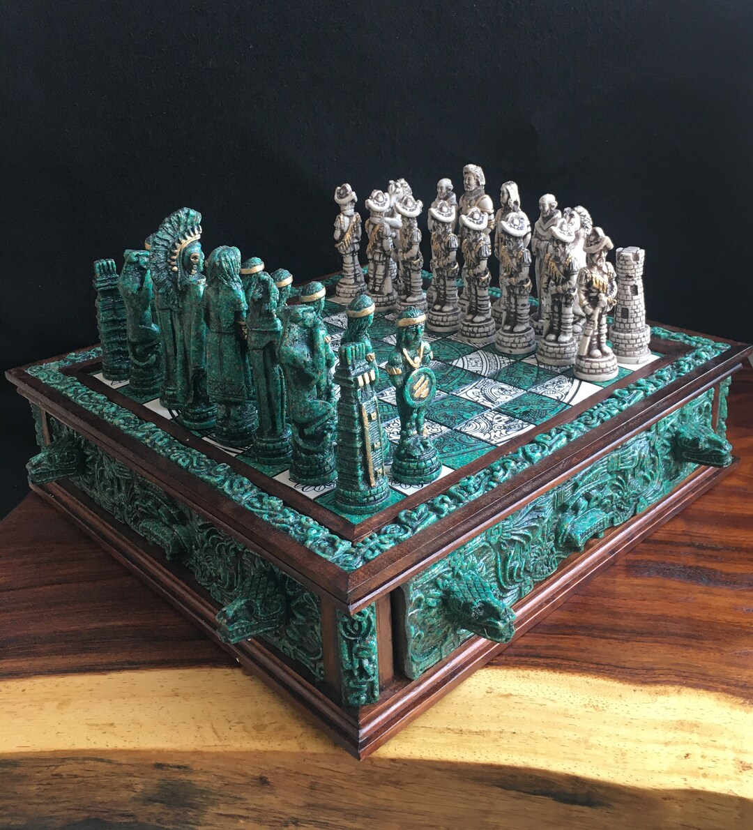 Handmade Wooden Chess Set Luxury Stone and Resin Chess Pieces and Case
