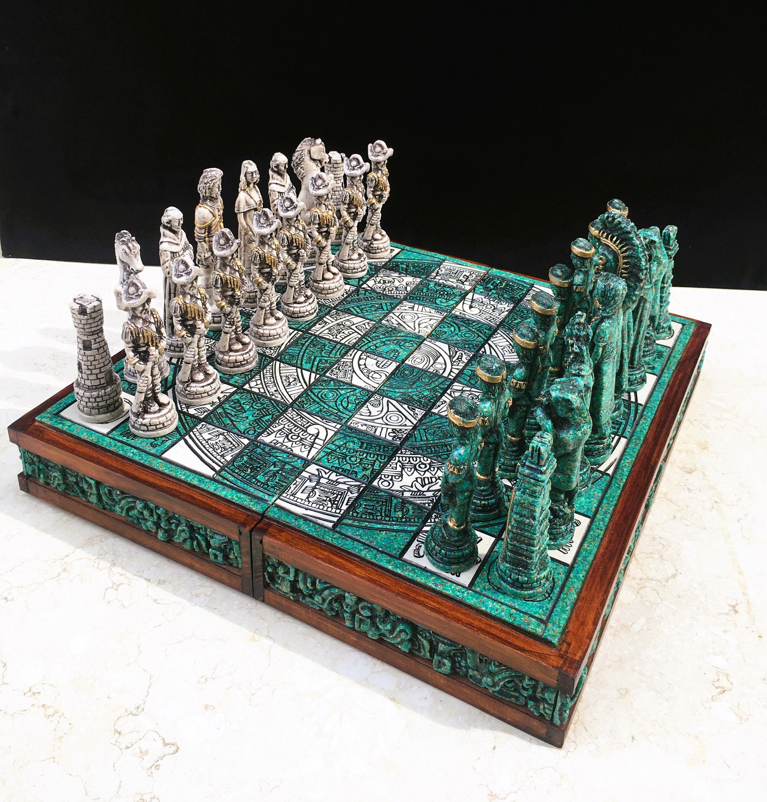 Handmade Wooden Chess Set Luxury Stone and Resin Chess Pieces and Case