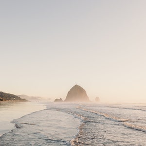 Cannon Beach Haystack Rock - Oregon Coast