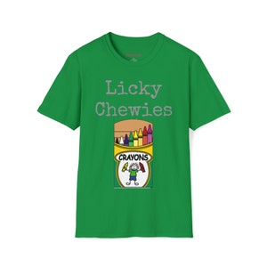 Licky Chewies - en humoristisk t-shirt som lekfullt driver med marinsoldater med en ask kritor på framsidan. bild 5
