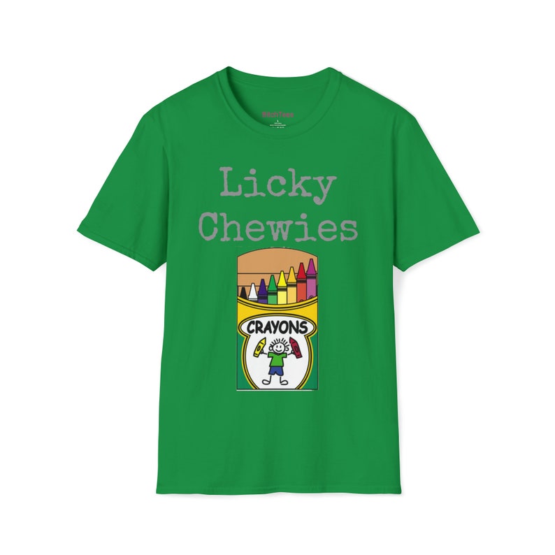 Licky Chewies - en humoristisk t-shirt som lekfullt driver med marinsoldater med en ask kritor på framsidan. bild 5