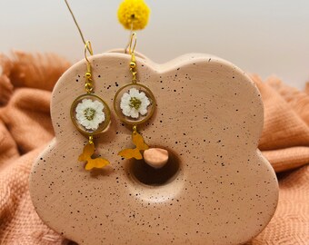 Resin Earrings | Pressed Flowers | White Daisies | Jewelry | Dried Flowers | 14K Gold Plated Hooks | Epoxy | Free Shipping