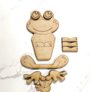 Frog Mug Hugger – Adorable Frog Mug Decoration, Cute Coffee Mug Accessory, Animal Mug Topper, Spring Drink Charm, Whimsical Beverage Decor