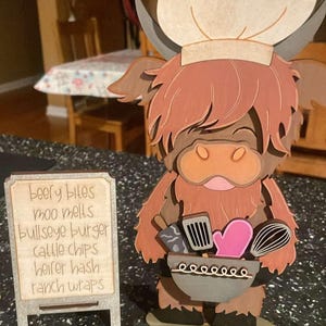 Highland Kitchen Chef Standing Decor | Customizable Chef Figurine for Kitchen or Dining Room | Unique Scottish Chef Sculpture