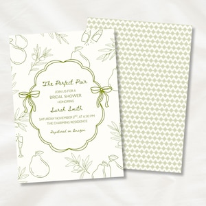 以下が含まれることがあります： 梨とオリーブの枝のデザインのブライダルシャワーの招待状。「The Perfect Pair」というテキストと、名誉ある人の名前、日付、時間、場所など、イベントの詳細が記載されています。招待状の裏側には幾何学模様があります。