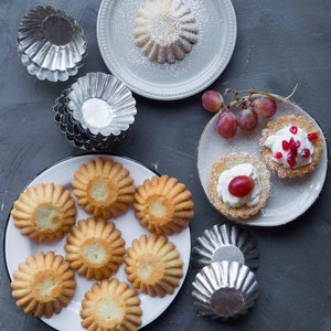 MumdoYAL Set di 24 stampi per muffin in silicone: Stampi in silicone senza  BPA per muffin e cupcakes - Stampi riutilizzabili e antiaderenti per torte