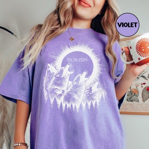 Total Solar Eclipse 2024 Wolf Shirt, April 8 2024, USA Map, Comfort colors, Path of Totality Tee, Spring America Eclipse Souvenir Gift T-Shirt Violet