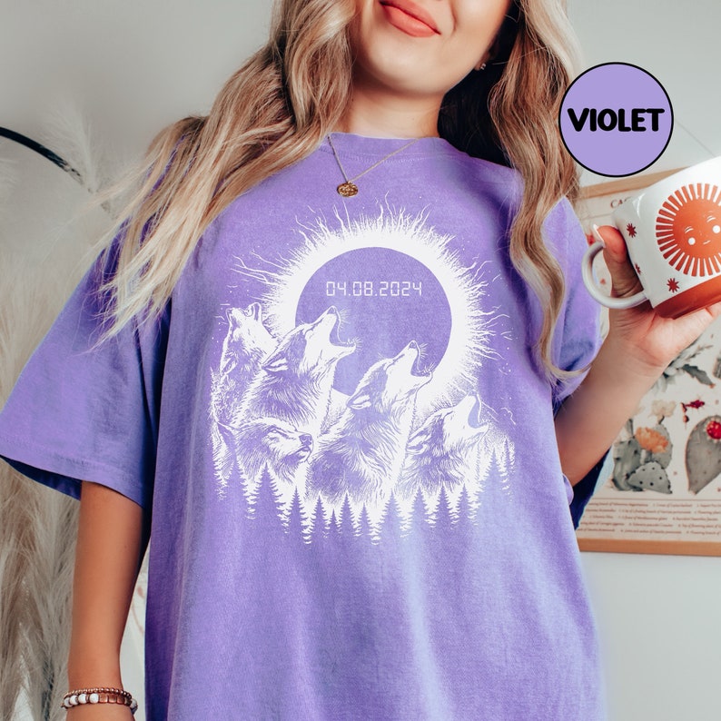 Total Solar Eclipse 2024 Wolf Shirt, April 8 2024, USA Map, Comfort colors, Path of Totality Tee, Spring America Eclipse Souvenir Gift T-Shirt Violet