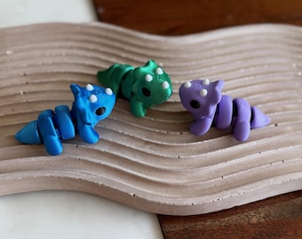 Baby Triceratops Fidget Toy, Articulated Mini Dinosaur Fidget Toy, Baby Dinosaur, Party Favors, Stocking Stuffer, Goodie Bags, Fun Gift