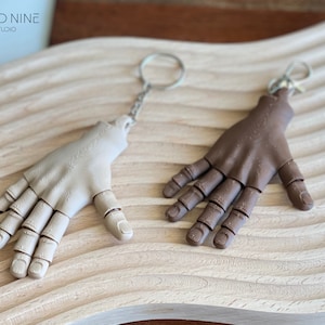 Flexi hand Keychain, Fun Fidget Keychain, Keychain Gift, Articulated hand keychain
