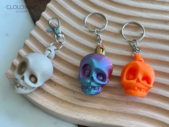 Skull Keychain, Skeleton Keychain, Halloween gifts Keychain, Fun Fidget Keychain, Articulated Skull keychain