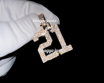 Colgante personalizado con el número 21, con diamantes de moissanita VVS, estilo hip hop, plata de ley 925 chapada en oro amarillo. Regalo ideal para él o ella.
