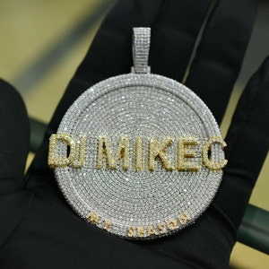 Colgante circular personalizado para hombre, colgante de letra redonda de moissanita auténtica, plata de ley 925, colgante circular 3D estilo hip hop, colgante de medallón unisex