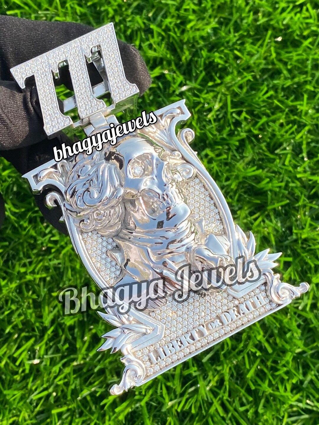 Fully Iced Out 3D Skull Pendant Men's Hip Hop Handmade VVS Moissanite