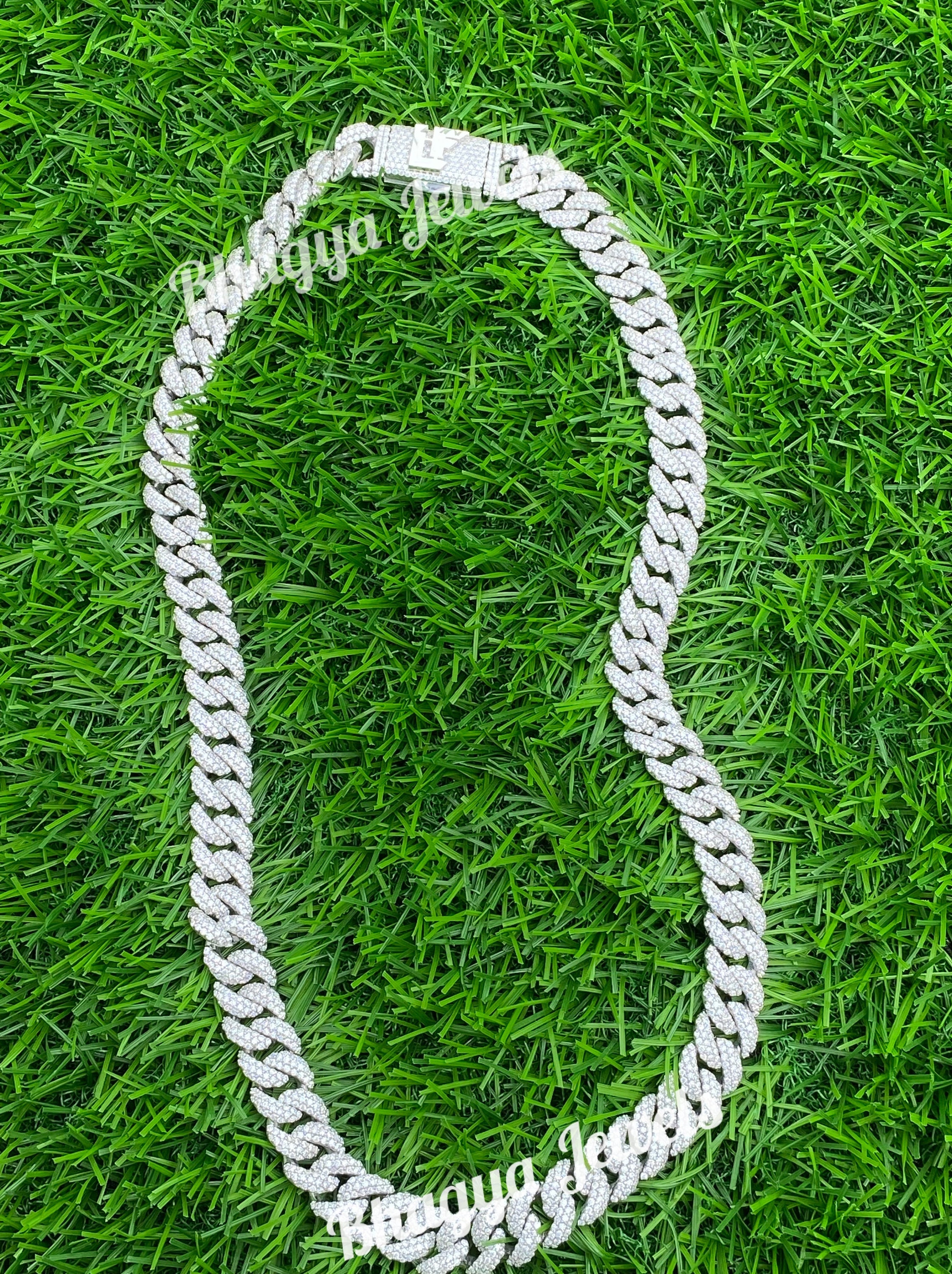 シルバー モアッサナイト マイアミ キューバンチェーン、幅12mm VVS