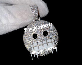 Colgante de moissanita 3D con emoji personalizado, colgante de moissanita para hombre, colgante personalizado con emoji de cualquier estilo, colgante de emoji frío, aprobado por el probador de diamantes.