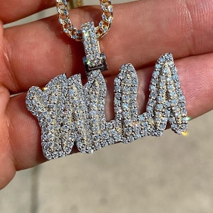 Iced Out 925 Silver Bust Down Hip Hop VVS Moissanite Round custom letter "YALLA" Colgante regalo para él / ella, Diamond Tester pass Jewelry