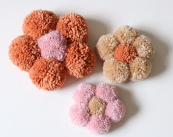 Set of 3// Daisy Wall Hanging Pom Pom Daisy Boho Nursery Decor Pom Pom Daisy Flower Boho Decor Wall Hanging Daisy theme