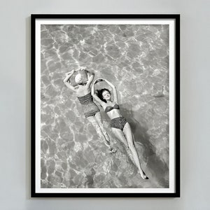 Women Swimming Print, Black And White, Vintage Swimming Art, Summer Poster, Swimming Pool Decor, Digital Download, Retro Wall Art, Feminist