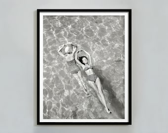 Women Swimming Print, Black And White, Vintage Swimming Art, Summer Poster, Swimming Pool Decor, Digital Download, Retro Wall Art, Feminist