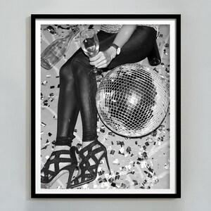 ディスコ シャンパン プリント、白黒、ディスコ ボール ポスター、アルコール ウォール アート、ファッション写真、ビンテージ バー カート プリント、女の子の部屋の装飾