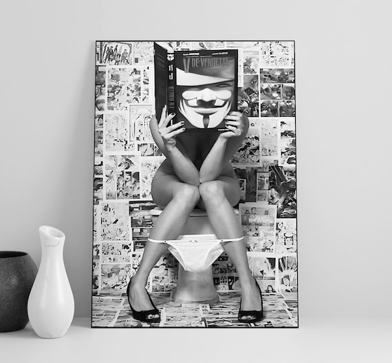 bathroom black and white art