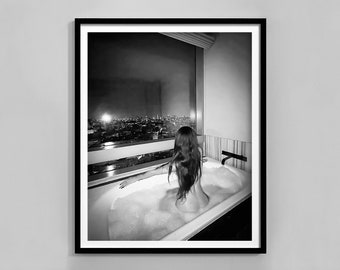 Luxus Mode Poster Frau in der Badewanne, Schwarz Weiß, Poster, Schicke Wandkunst, Badezimmer Dekor, Digitaler Download, Vintage Fotografie