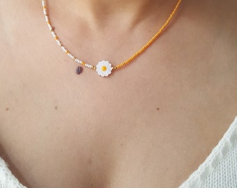 Daisy Necklace, Cute Jewelry, Orange White Bead Necklace, Birthday Jewelry, Young Girl's Jewelry, Dainty Beachy Necklace, Charm Flower, Y2K