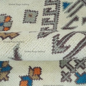 Hand Knotted Oushak Wool Rug: Ivory & Emerald Floral Design