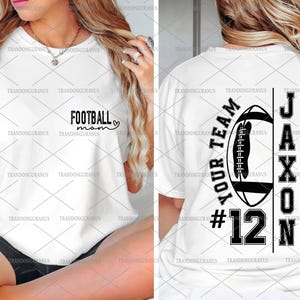 Bundel aangepaste voetbal moeder png, retro sport png, wedstrijddag shirt, gepersonaliseerde tekst en nummer png, voetbalseizoen png, cadeau voor speler