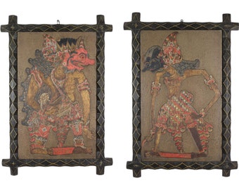 Indonesiska javanesiska antika par 2 snidade träpaneler i polykroma färger, handmålade, folkkonst, originalramar, Wayang-figurer, Mahabharata no keris