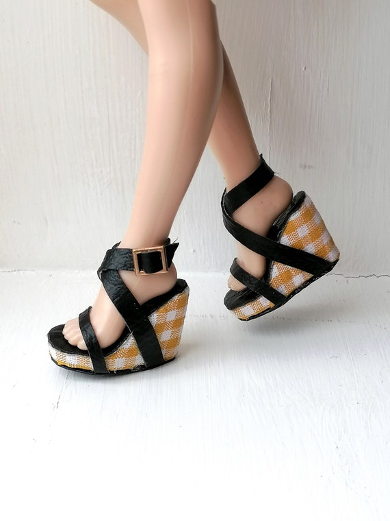 Yellow platform deals heels