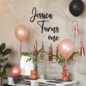 Signo de nombre de fondo de cumpleaños personalizado, signo de patio de cumpleaños de madera, letras de madera personalizadas, recorte de palabras, signo de nombre de cumpleaños personalizado, signo de fondo de boda