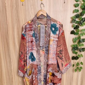 Fließende Kimonojacke aus Seide, Vintage-Patchwork, leichte Festivalschicht