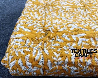 Colcha Kantha con estampado floral amarillo: Cubrecama indio