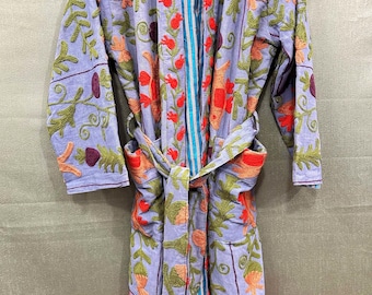 Chaqueta tipo kimono estilo suzani de algodón hecha a mano: abrigo largo bohemio con bordado de seda