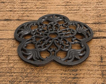 Cast Iron Flower Trivet – Rosette Floral Hot Pot Stand, Black Table Protector & Cottage Kitchen Decor