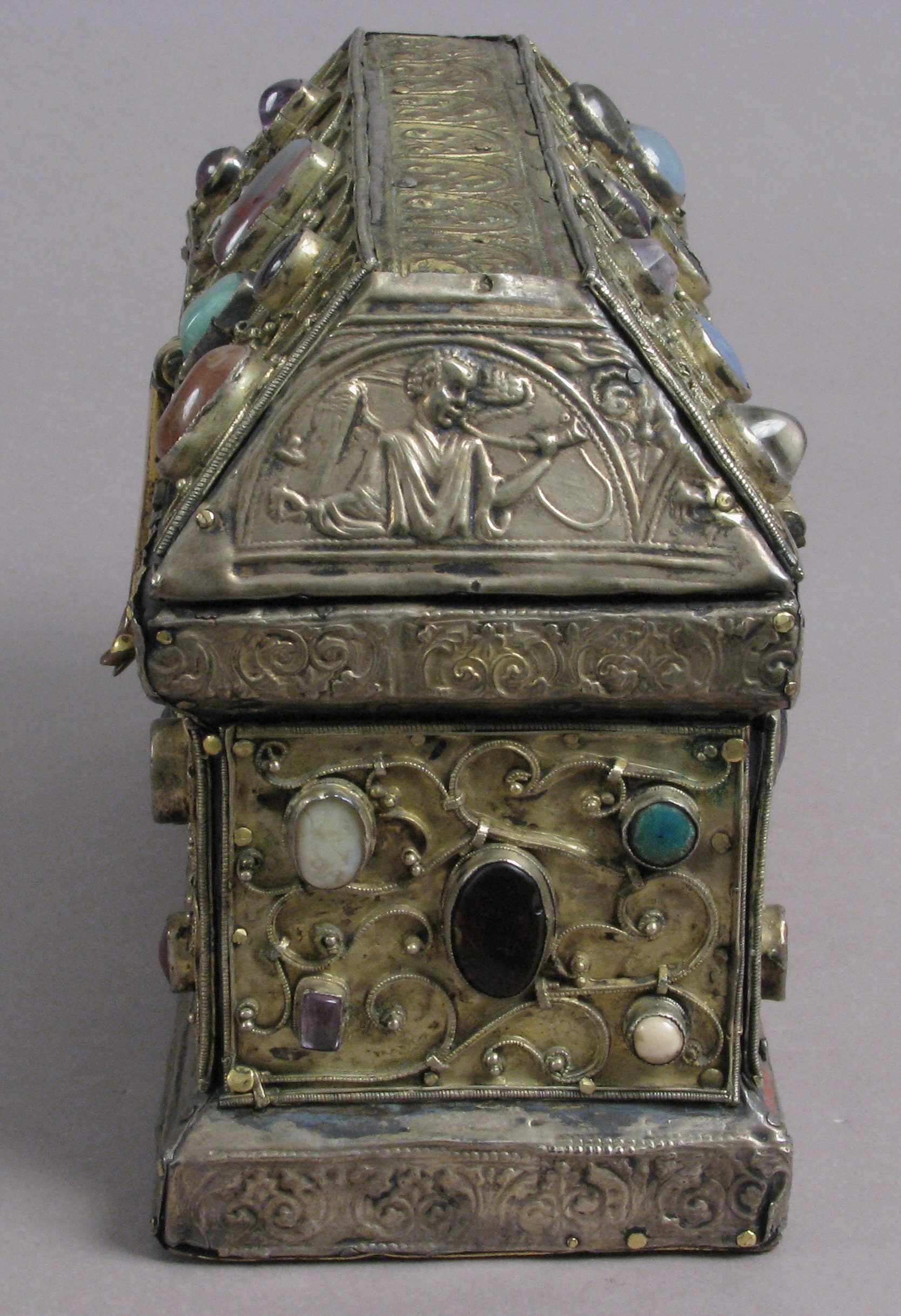 Medieval Metalwork Artisan Design Collection - 150 Images of Detailed ...