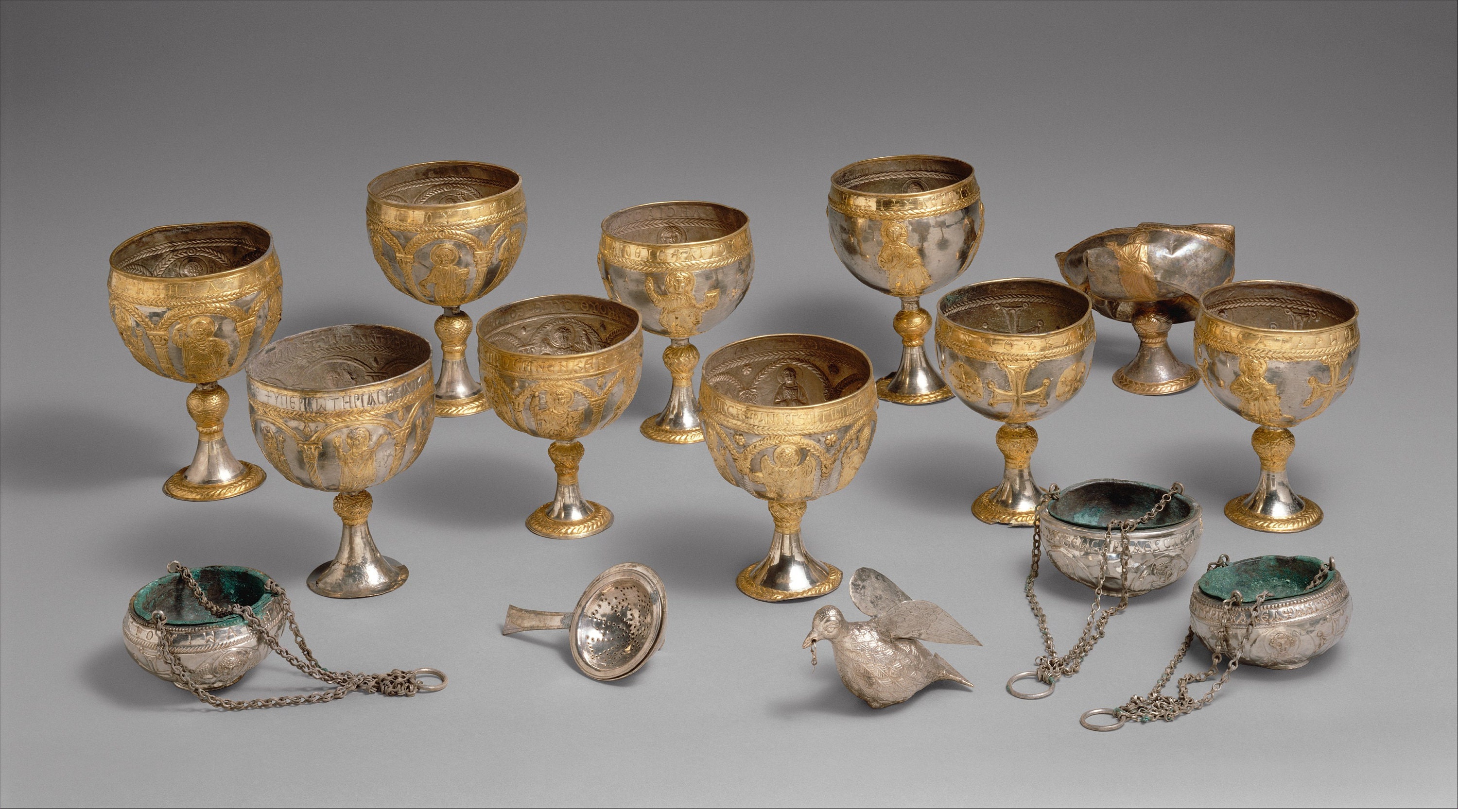 Medieval Metalwork Artisan Design Collection - 150 Images of Detailed ...
