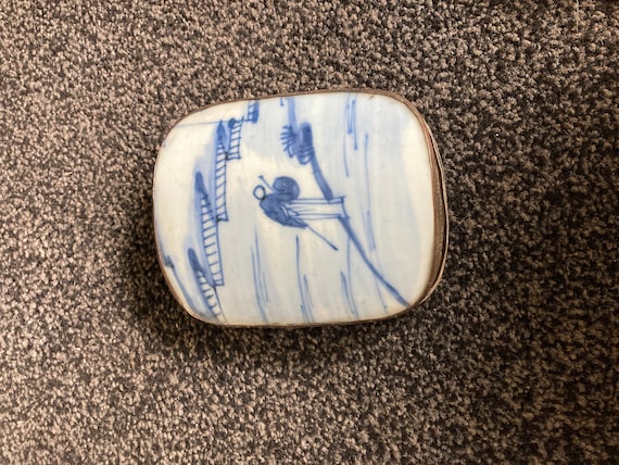 Chinese Porcelain Shard Trinket box - image 1