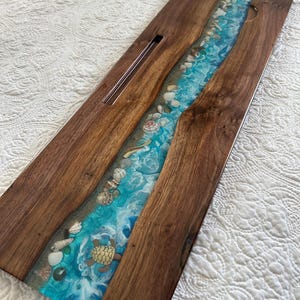 Bandeja organizadora para bañera de resina epoxi y nogal con temática oceánica