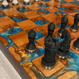 Customizable epoxy resin chess board